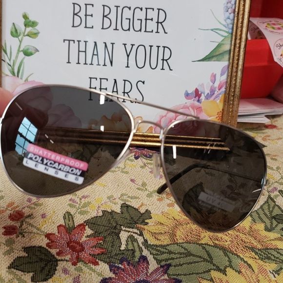 Rebel Sparkles Be You Boutique Other - Retro Aviator Wire Frame Unisex Sunglasses in silvertone w black lenses …